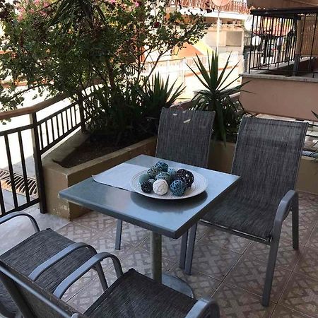 Kostas-Apartment Ієрісос Екстер'єр фото