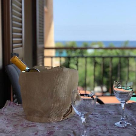 Kostas-Apartment Ієрісос Екстер'єр фото