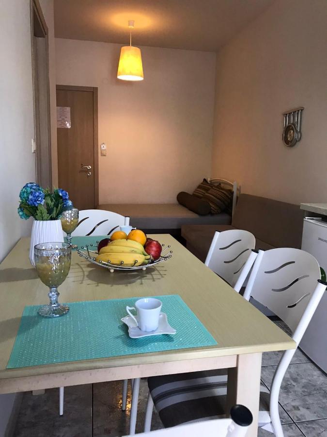 Kostas-Apartment Ієрісос Екстер'єр фото