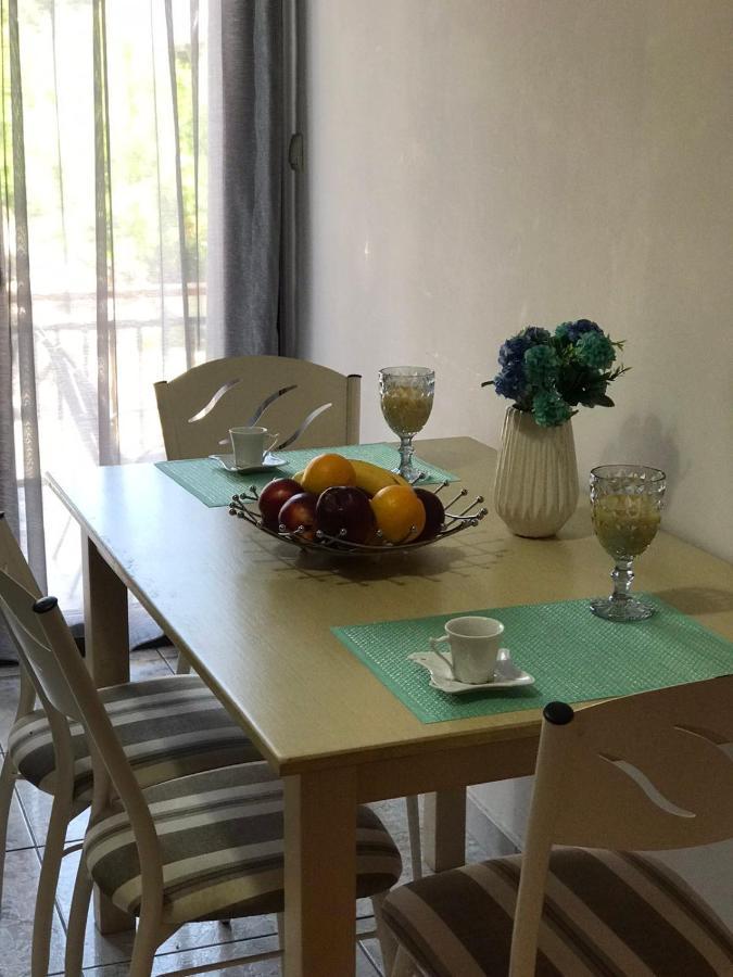 Kostas-Apartment Ієрісос Екстер'єр фото
