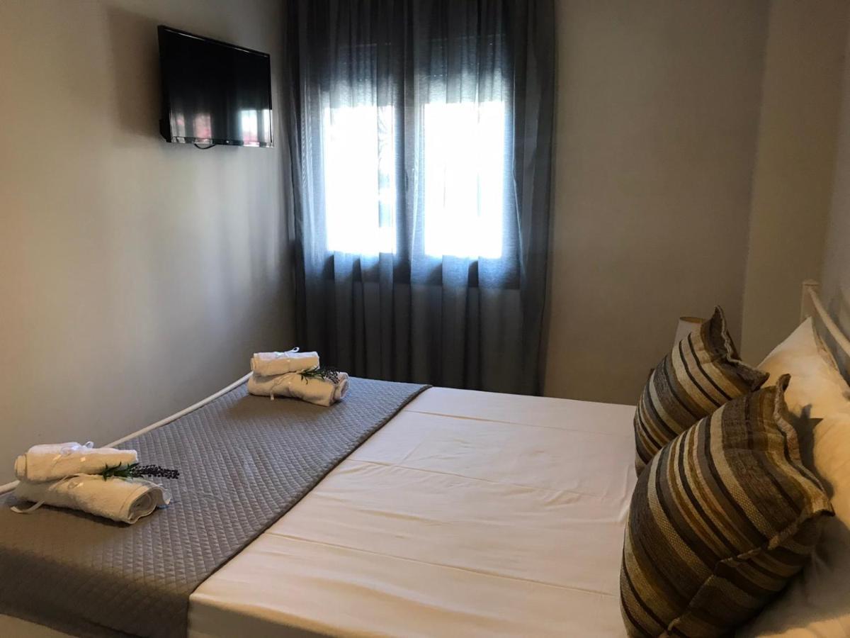 Kostas-Apartment Ієрісос Екстер'єр фото