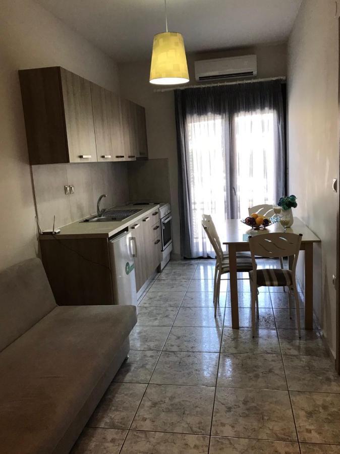 Kostas-Apartment Ієрісос Екстер'єр фото